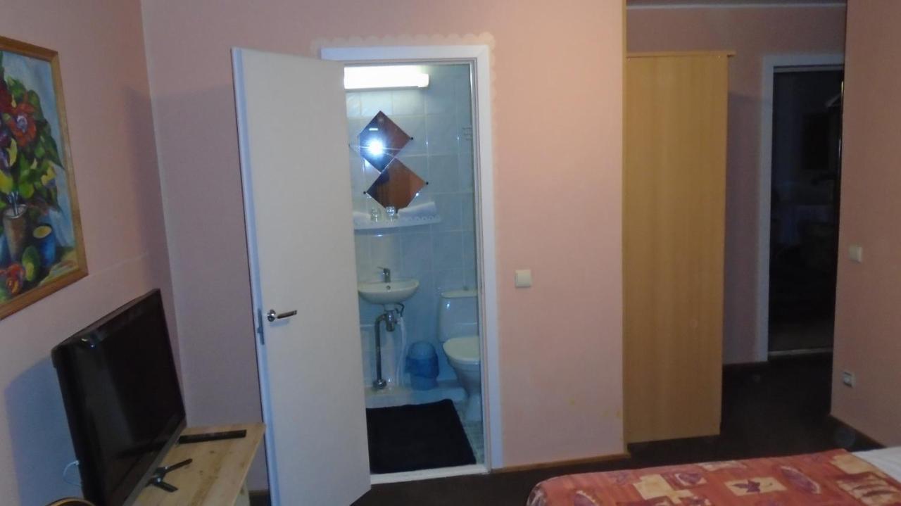 Hotel Getliin Saku Exteriör bild