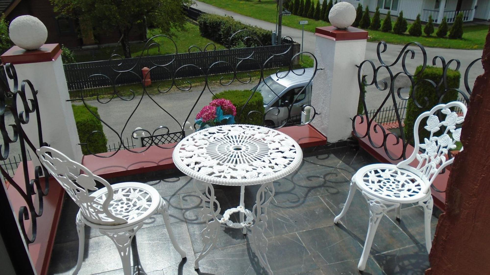 Hotel Getliin Saku Exteriör bild