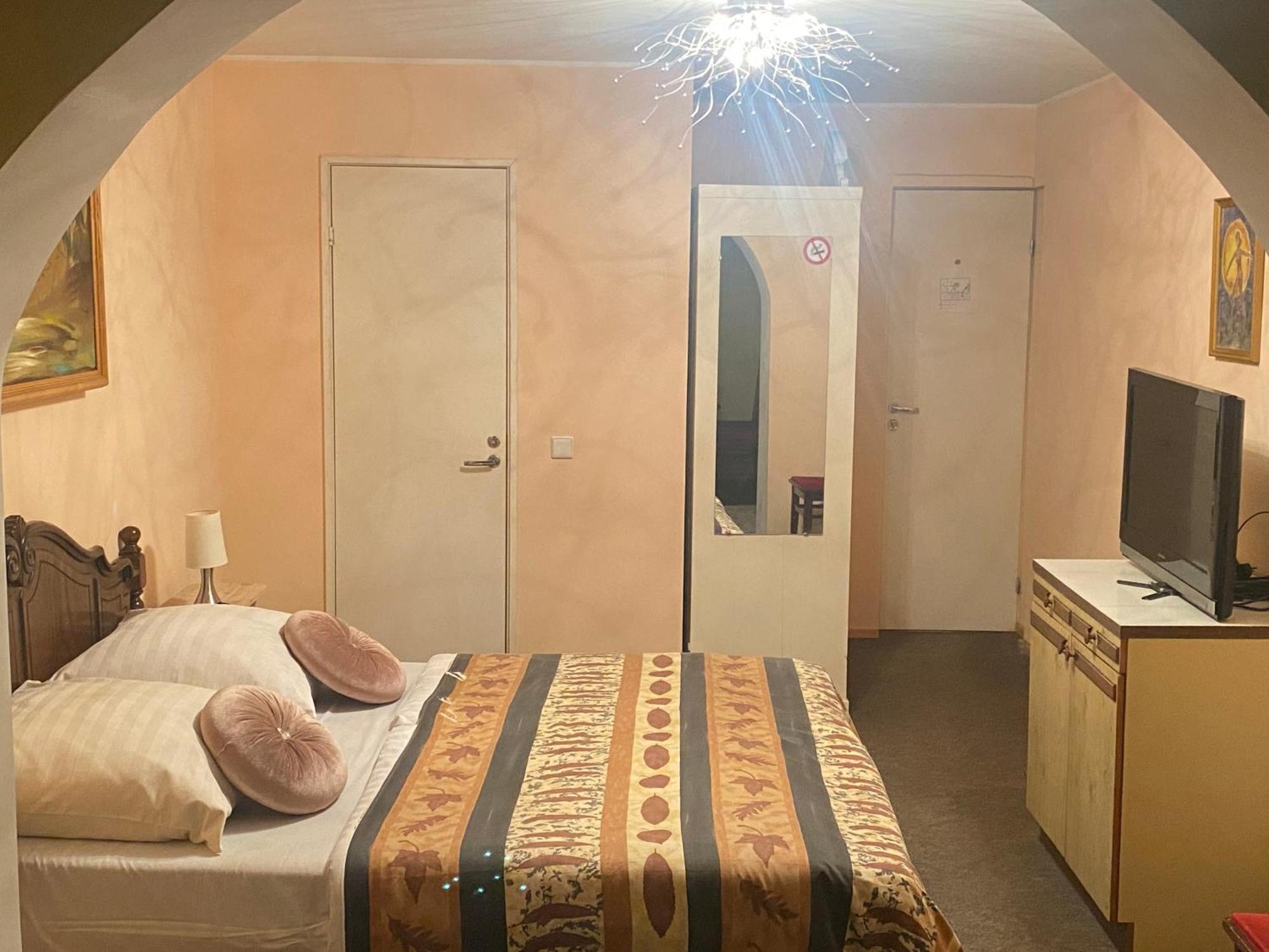 Hotel Getliin Saku Exteriör bild