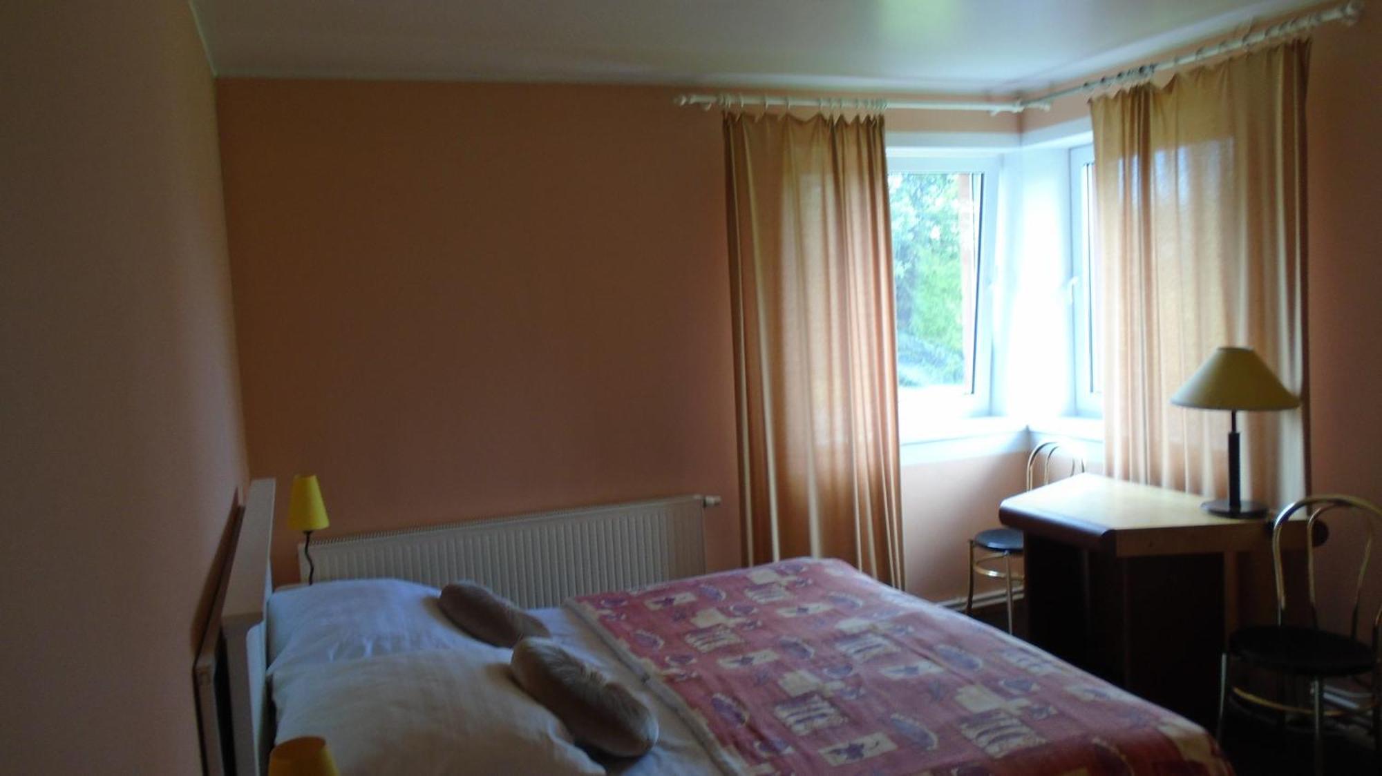 Hotel Getliin Saku Rum bild